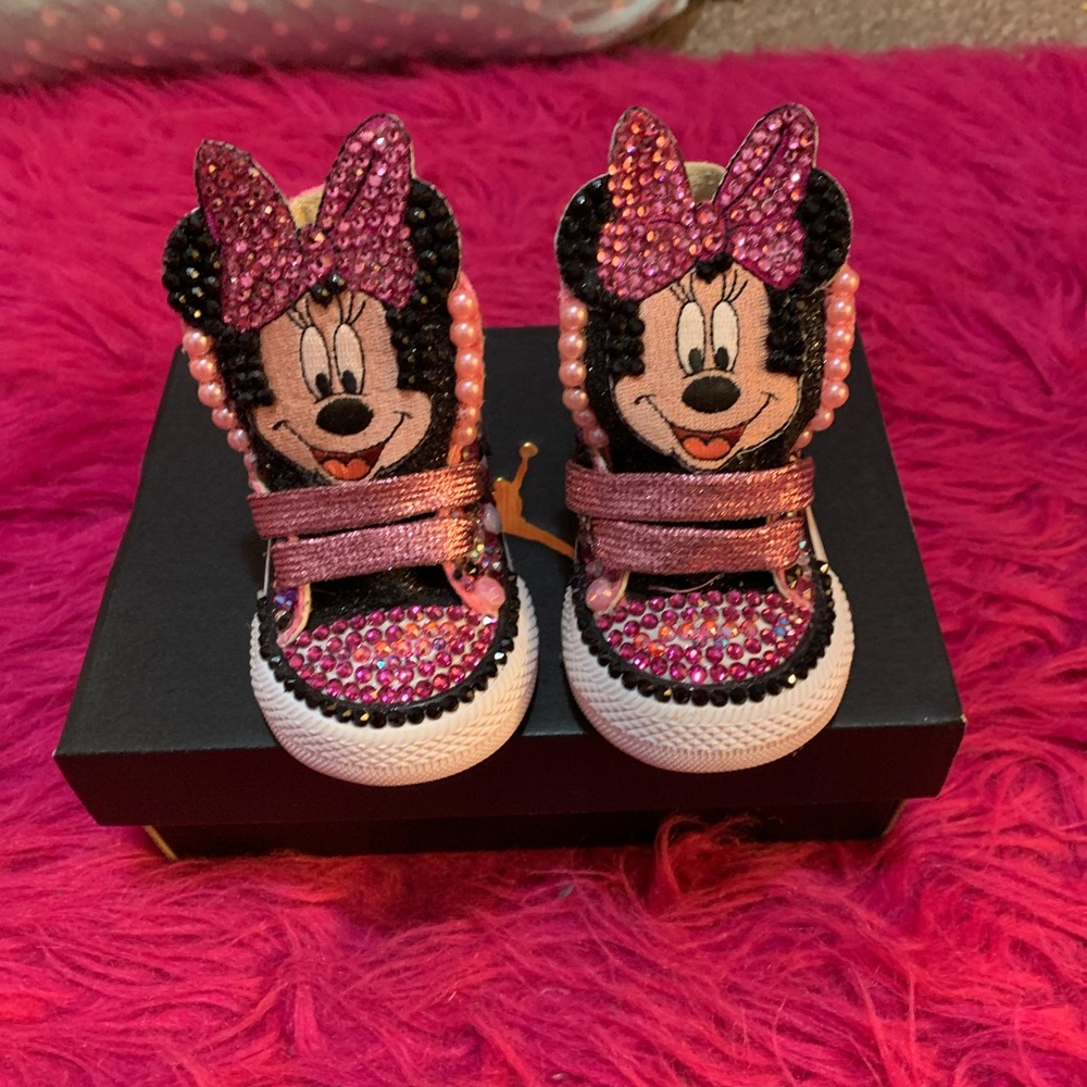 Bedazzled Minnie converse (Swarovski crystals)